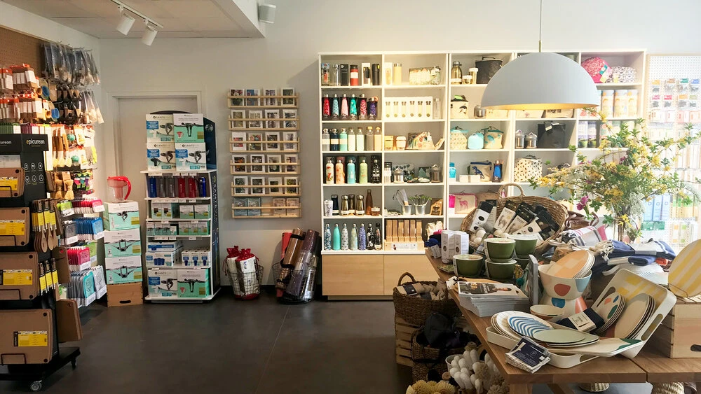 eau-vive-boutique-01.jpg